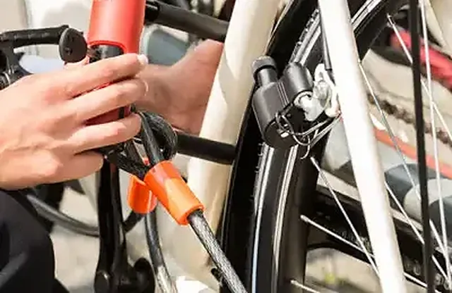 Sonderöffnungen 4 Fahrradschloss wird fachgerecht geöffnet